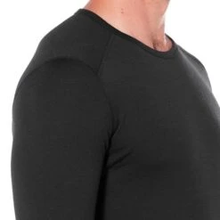 Icebreaker Mens Merino 200 Oasis Long Sleeve Crew Base Layer In Black -Motorcycle Apparel Store BRE001 4